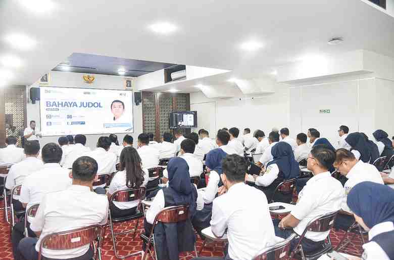 KAI Services Kampanyekan Bahaya Judi Online di Kalangan Pegawai