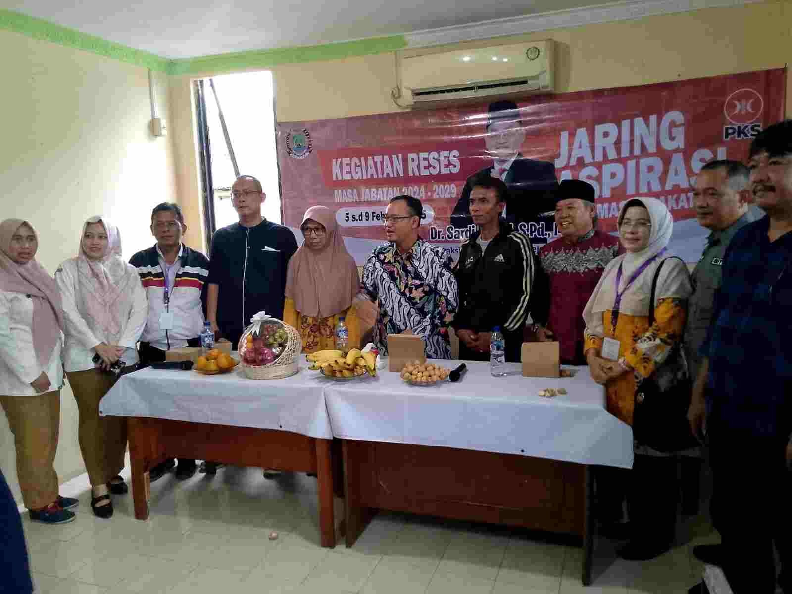 Bangun Lingkungan, Sardi Effendi Siap Belanja Masalah ke Warga