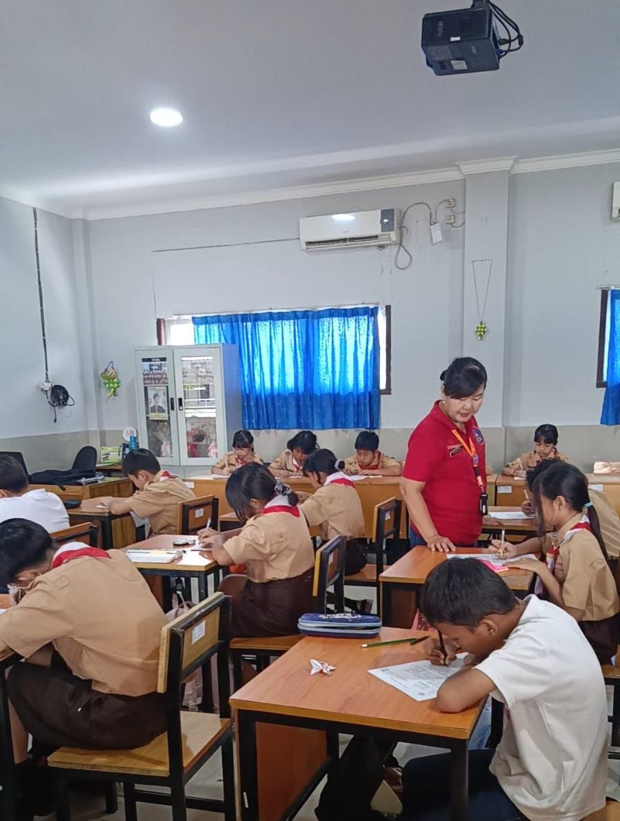 Lewat Cerpen, Siswa SDS Ananda Bekasi Peringati Hardiknas