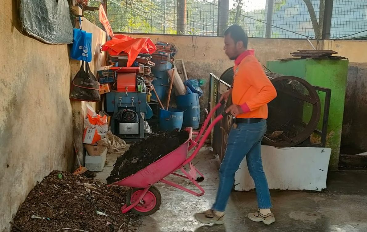 Kurangi Volume Sampah, UPTD Kebersihan Bekasi Timur Maksimalkan Rumah Kompos